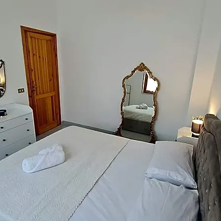 Golden Hill Hotel 4*